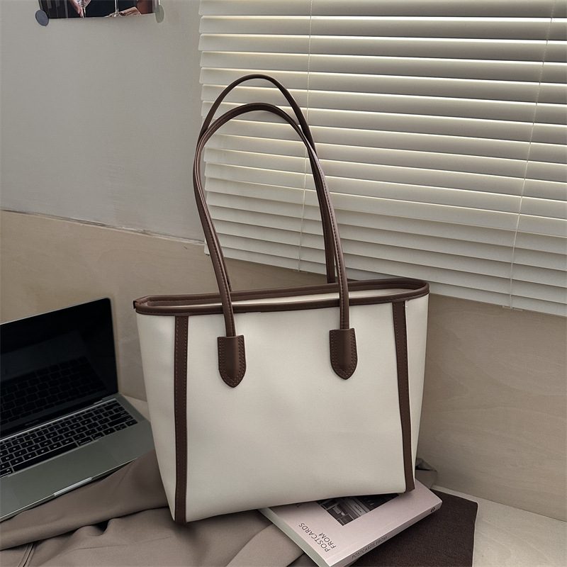 Minimalist Large Capacity Tote Bag view 4