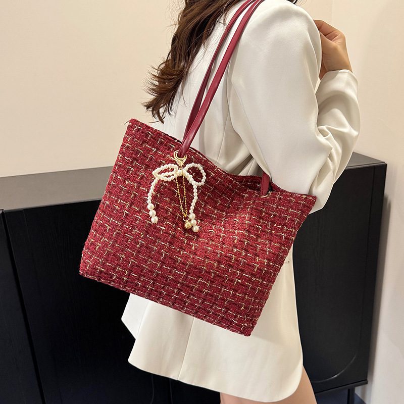 Large Capacity Quilted Shoulder Underarm Bag
