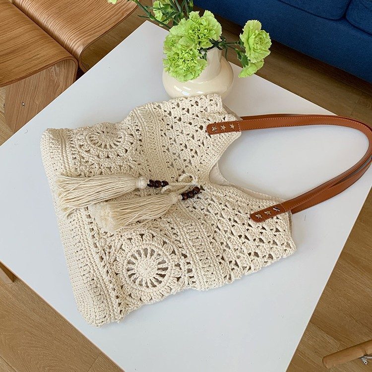 Handwoven Straw Large-Capacity Tote Bag view 3