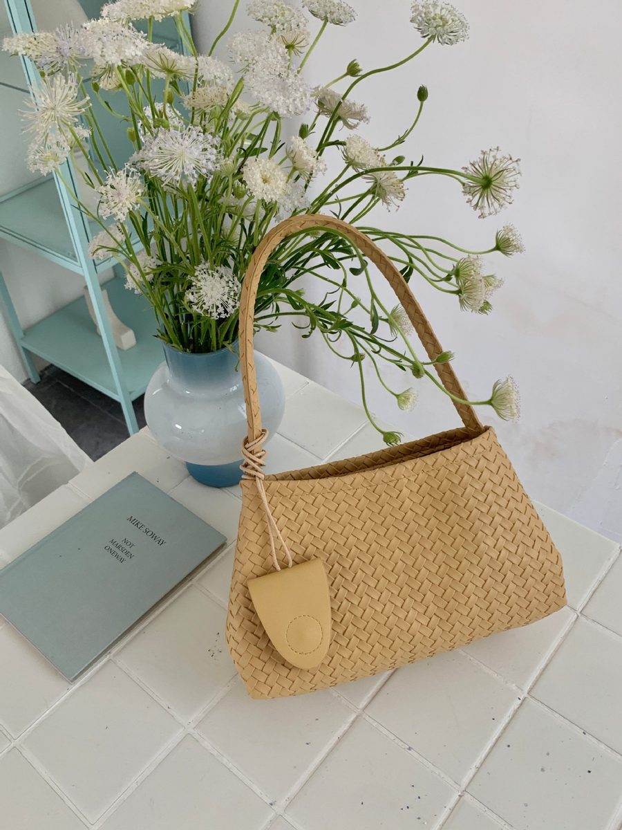 Woven Texture Top-Handle Baguette Bag view 10