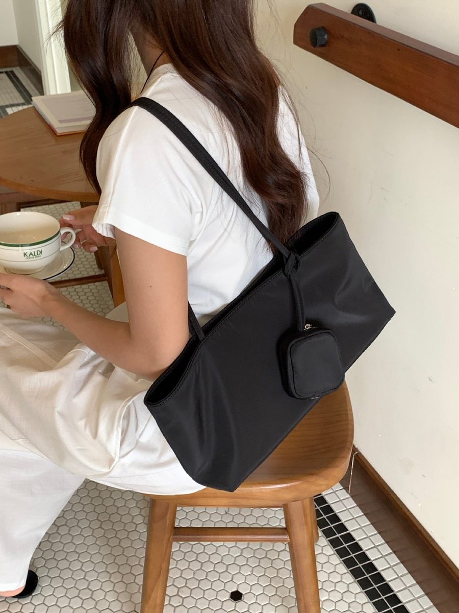 Tas Tote Anyaman Pegangan Atas Bahu Minimalis view 7