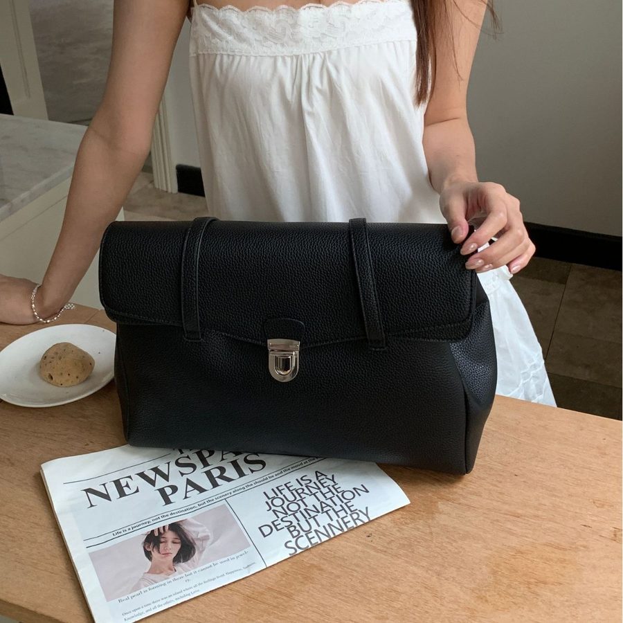 Flap Tote Bag Shoulder Large Minimalist view 4