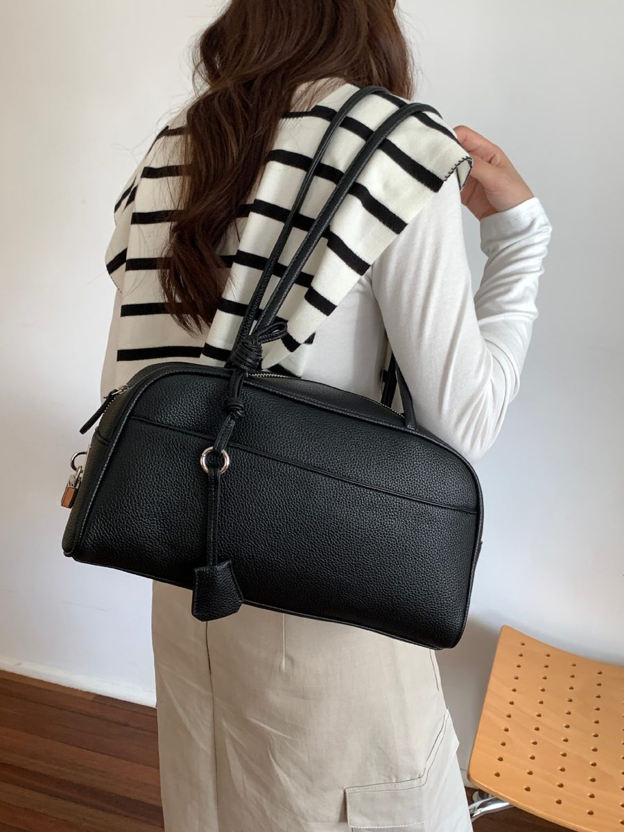 Sac Coussin Boston en Cuir Souple Grain de Litchi view 6