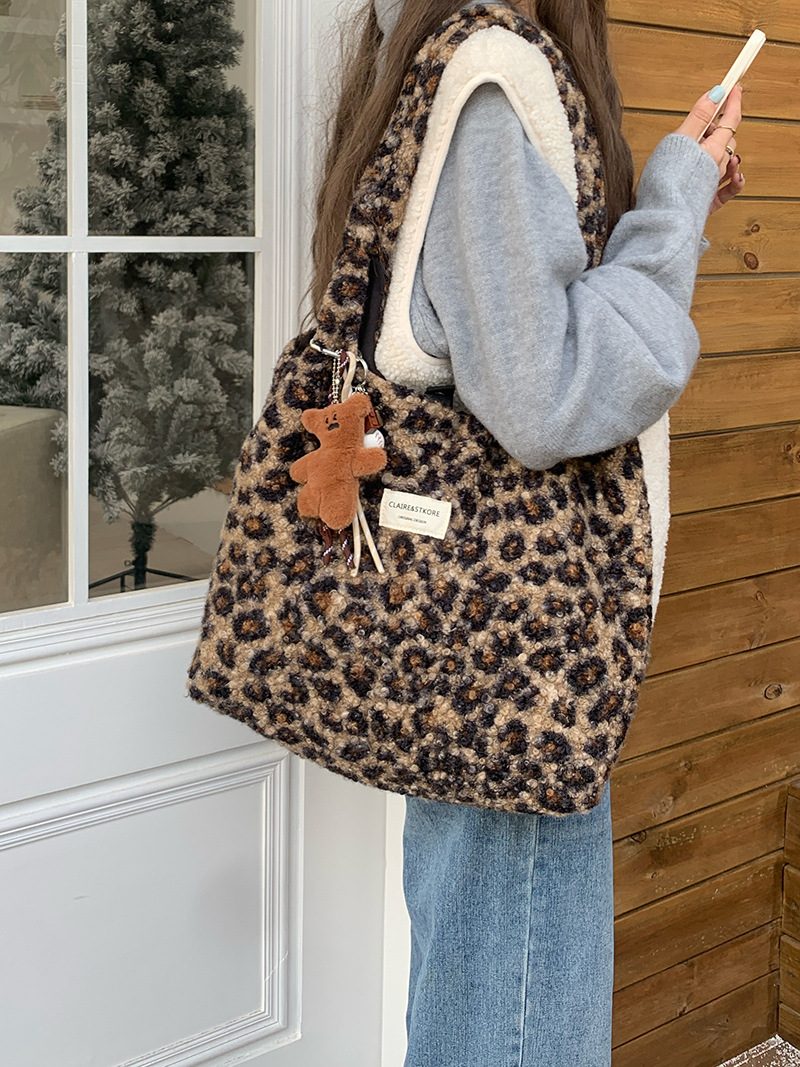 Leopard Faux Fur Tote Bag Large Capacity view 4