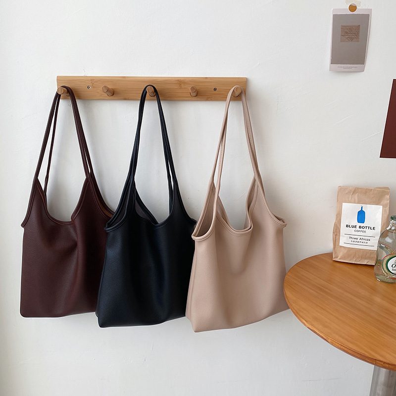 Set Tas Tote Kulit Lembut Minimalis view 2
