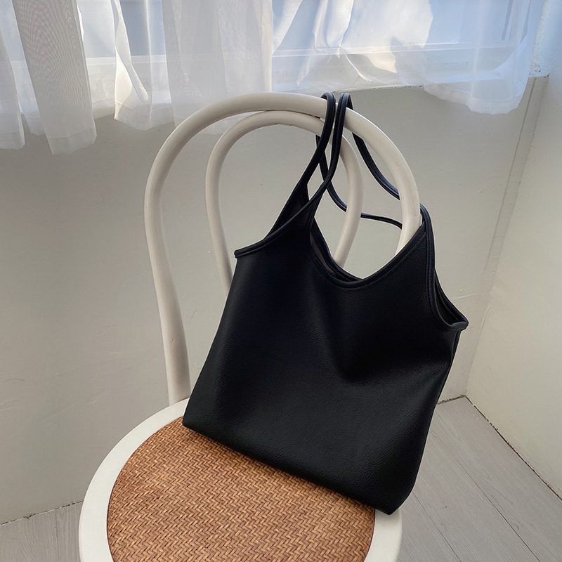 Set Tas Tote Kulit Lembut Minimalis view 6