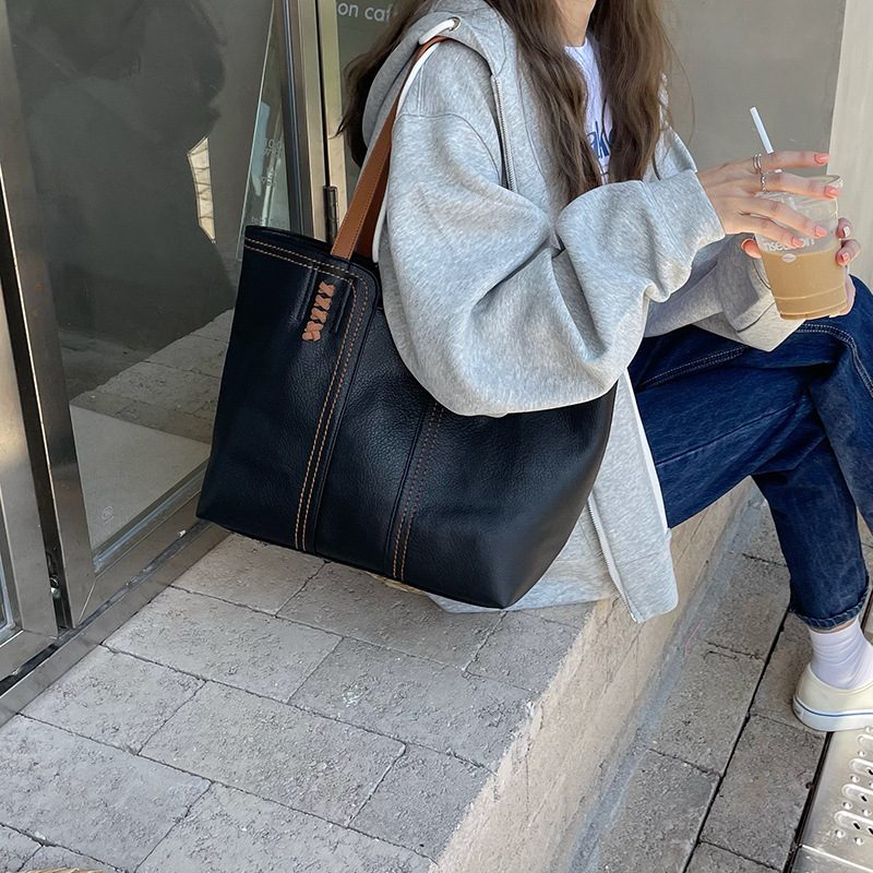 Tas Tote Bahu Gagang Atas Besar Kapasitas Retro Minimalis Stylish Versi Korea 2026 untuk Wanita view 4