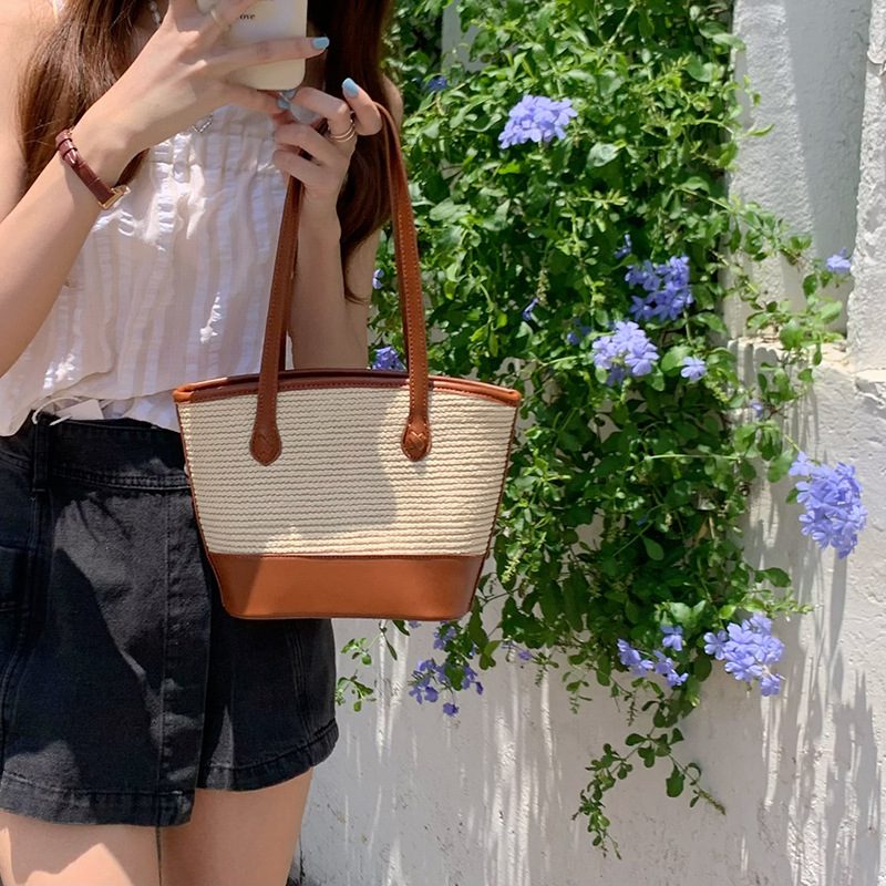 Woven Straw Vintage Underarm Tote Bag view 2