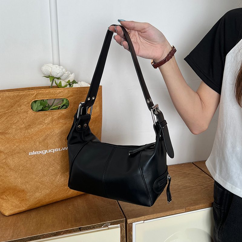Vintage Leather Zip Underarm Shoulder Bag view 2